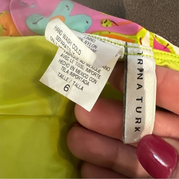 EUC - Trina Turk Pinkberry Woodblock Flounce Halter Neck Bikini Top - size 6 - Picture 7 of 8